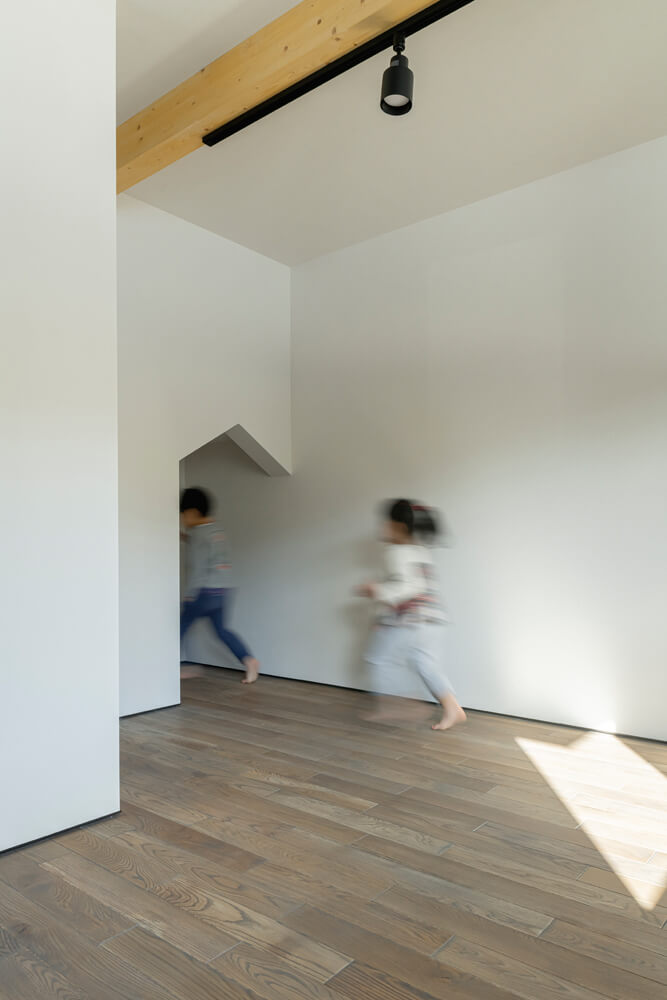 住みやすさを追求しながら実験的な試みも。個性あふれる職住一体の家
